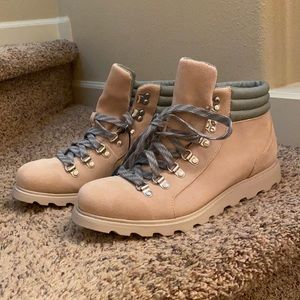 Sorel Ainsley Conquest Hiking Boots